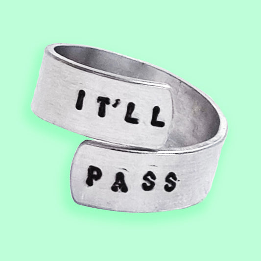 bijou bague fleabag it ll pass hot priest 1
